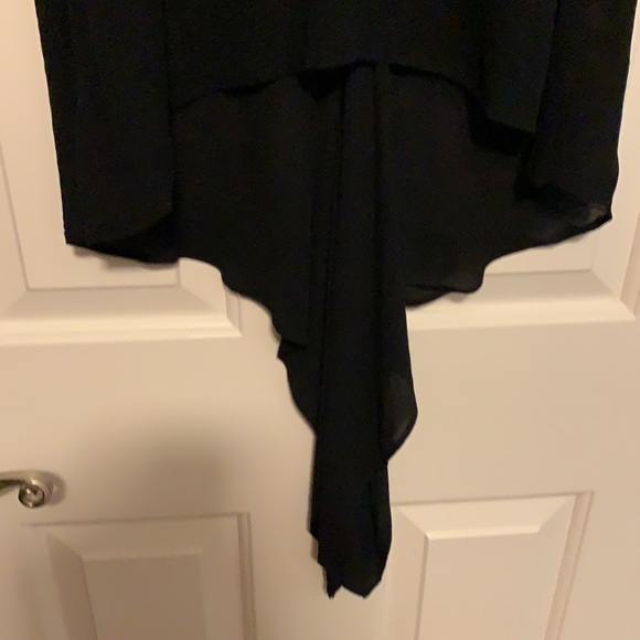 Sheer quarter sleeved Black lace top with tie in back. - Picture 8 of 8